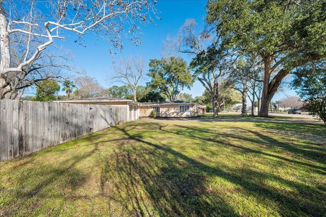 1905 Avenue D, Katy, TX 77493