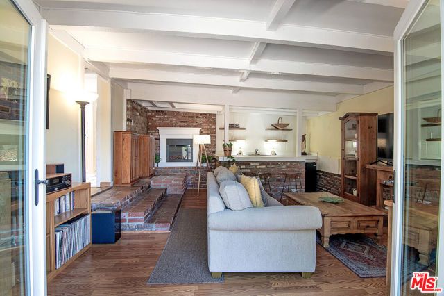 14413 Valley Vista Boulevard, Sherman Oaks, CA 91423