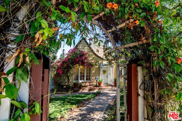 14413 Valley Vista Boulevard, Sherman Oaks, CA 91423