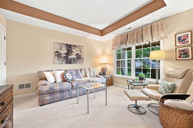 7601 Newport Bay 122, Indianapolis, IN 46240