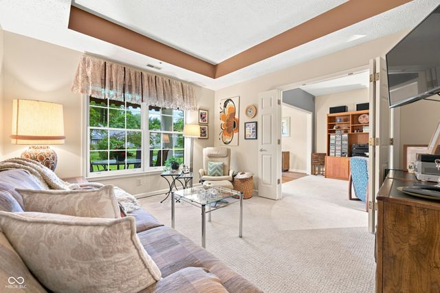 7601 Newport Bay 122, Indianapolis, IN 46240