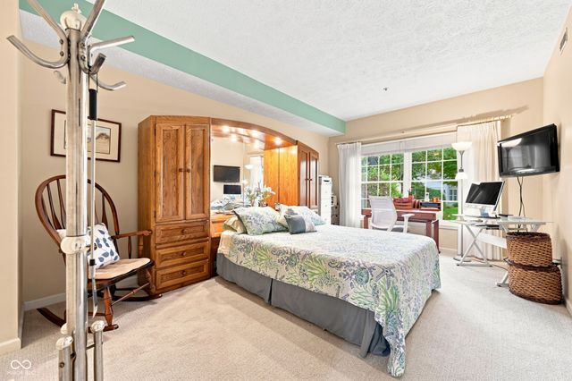 7601 Newport Bay 122, Indianapolis, IN 46240