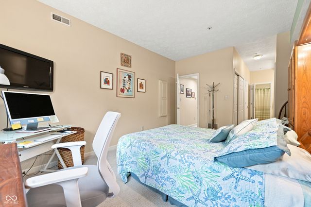 7601 Newport Bay 122, Indianapolis, IN 46240