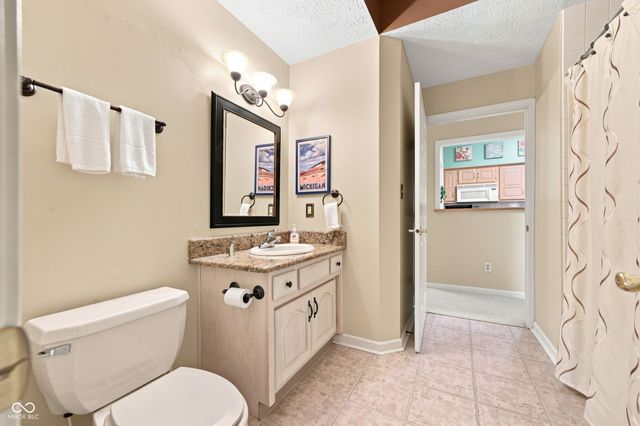 7601 Newport Bay 122, Indianapolis, IN 46240