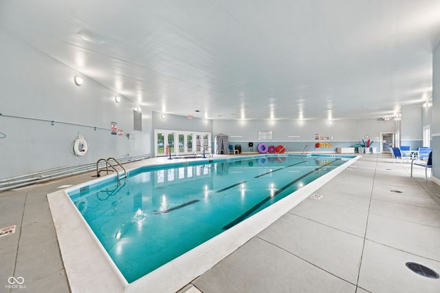 7601 Newport Bay 122, Indianapolis, IN 46240