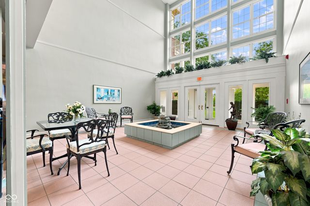 7601 Newport Bay 122, Indianapolis, IN 46240