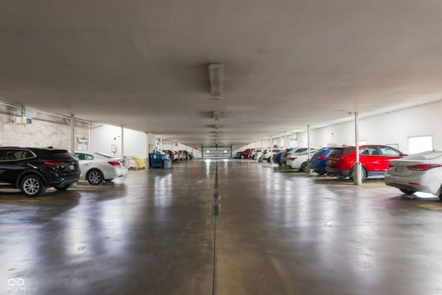 7601 Newport Bay 122, Indianapolis, IN 46240