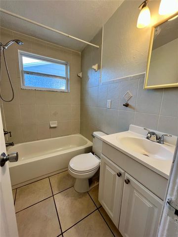 860 49TH AVENUE, St Petersburg, FL 33703