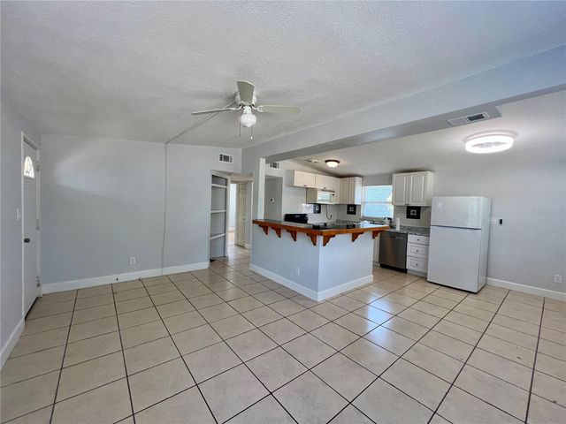 860 49TH AVENUE, St Petersburg, FL 33703