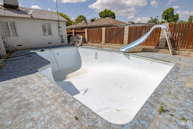 332 Oak Street, Shafter, CA 93263
