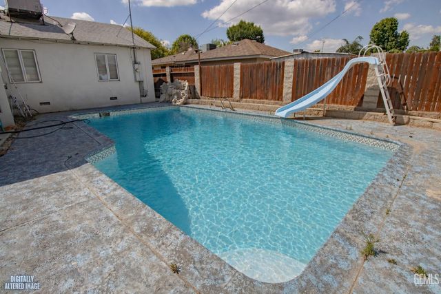 332 Oak Street, Shafter, CA 93263