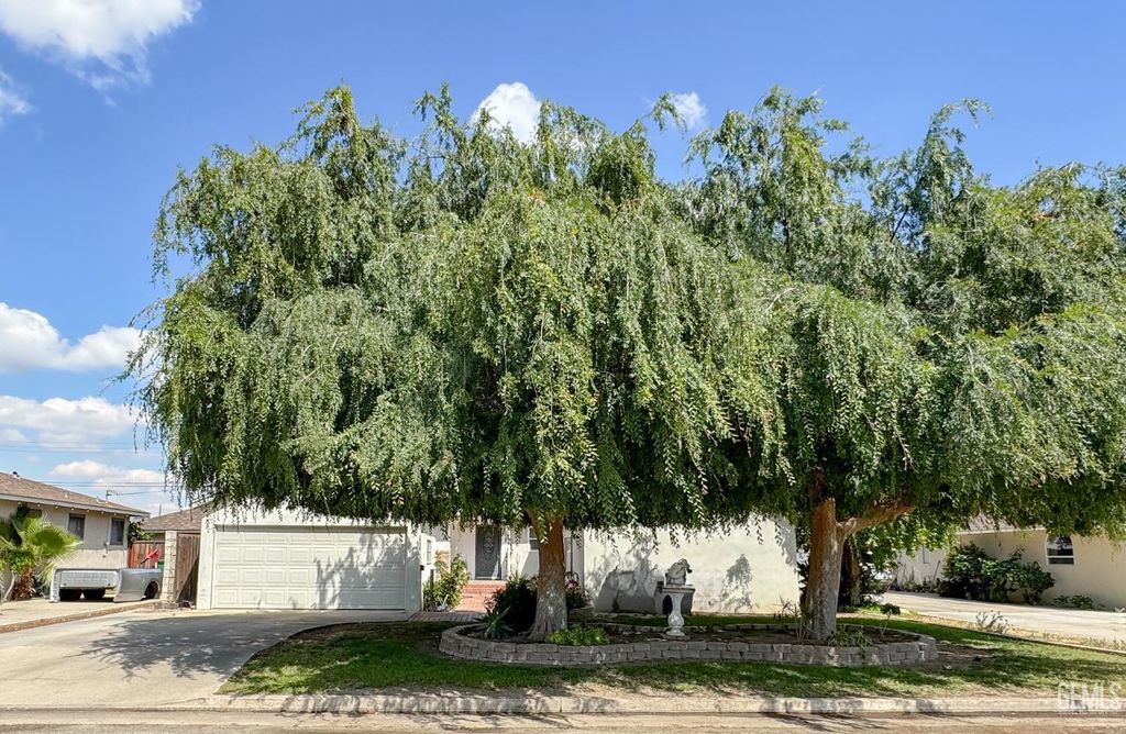 332 Oak Street, Shafter, CA 93263