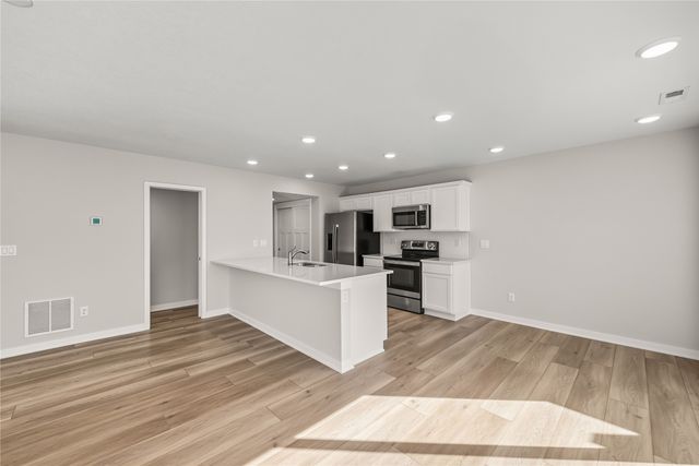 5920 NW 91st Court, Johnston, IA 50131