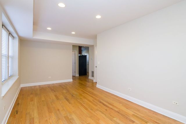 6501 N CLAREMONT Avenue 2, Chicago, IL 60645