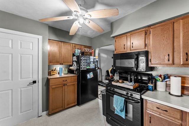 1614 W Hayes Street, Davenport, IA 52804