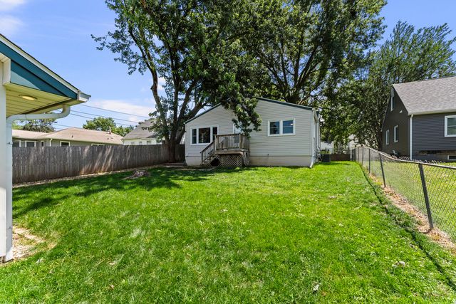 1614 W Hayes Street, Davenport, IA 52804