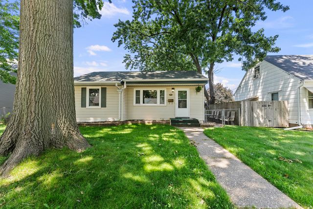 1614 W Hayes Street, Davenport, IA 52804