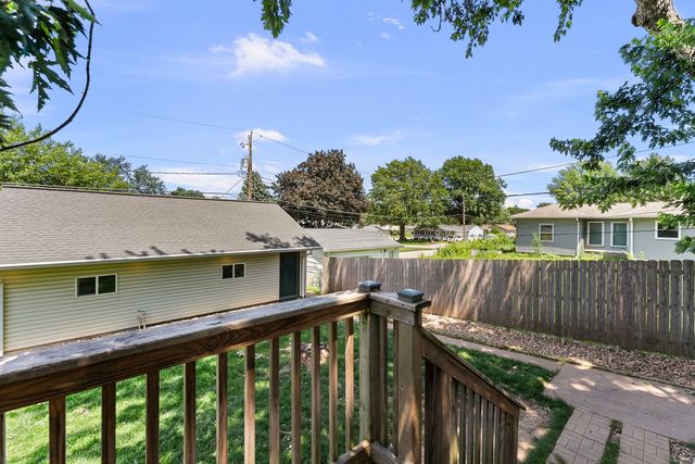 1614 W Hayes Street, Davenport, IA 52804
