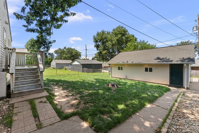 1614 W Hayes Street, Davenport, IA 52804