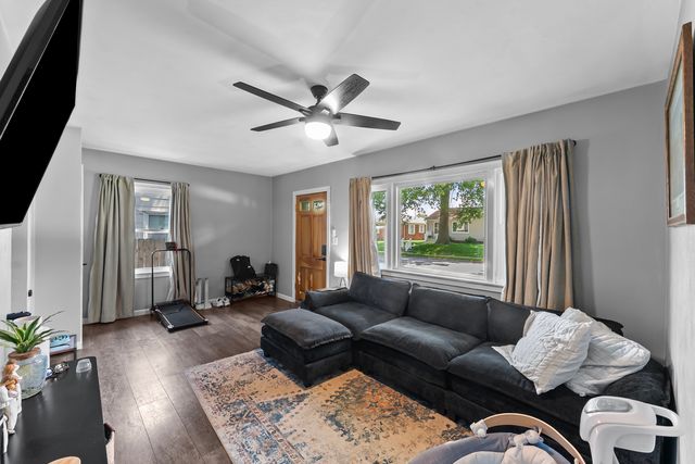 1614 W Hayes Street, Davenport, IA 52804