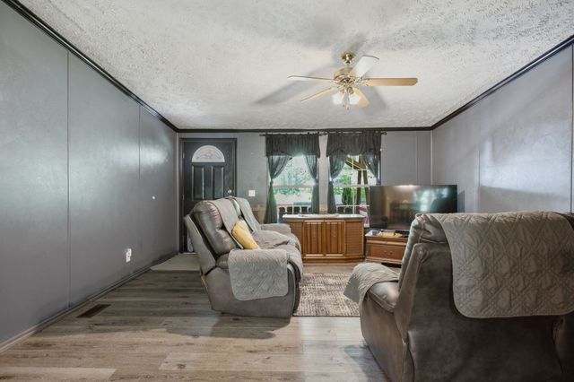 5843 Valley Dr, Lyles, TN 37098