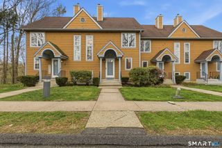 6 Elizabeth Court 6, East Windsor, CT 06016