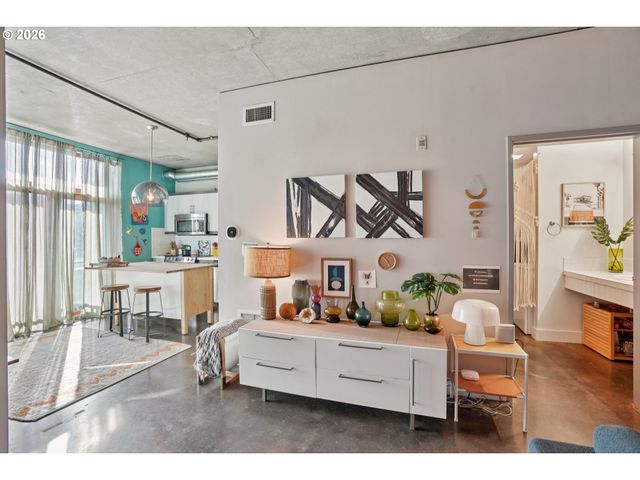 411 Nw Flanders St 302, Portland, OR 97209