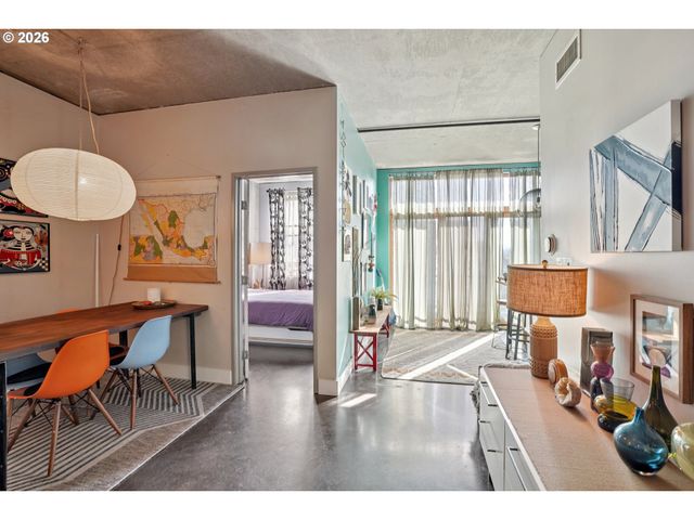 411 Nw Flanders St 302, Portland, OR 97209