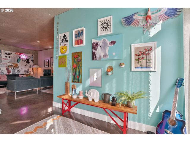 411 Nw Flanders St 302, Portland, OR 97209