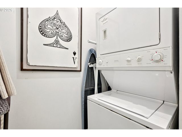 411 Nw Flanders St 302, Portland, OR 97209