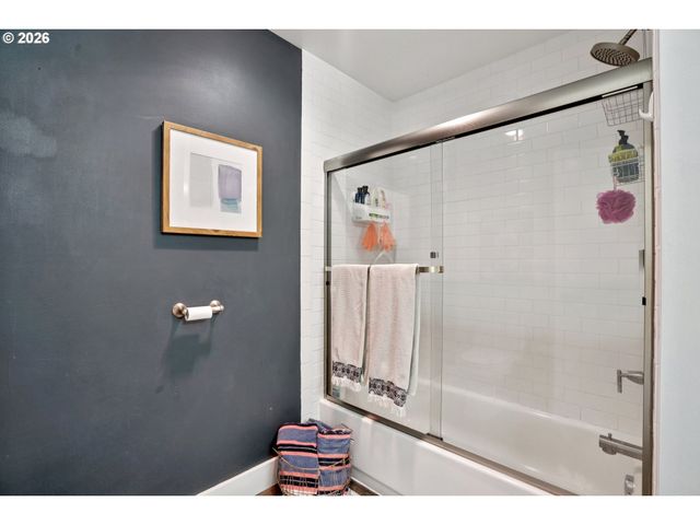 411 Nw Flanders St 302, Portland, OR 97209