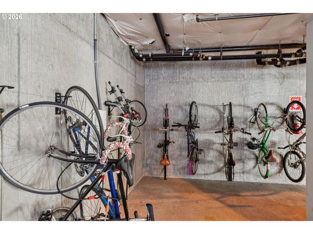 411 Nw Flanders St 302, Portland, OR 97209