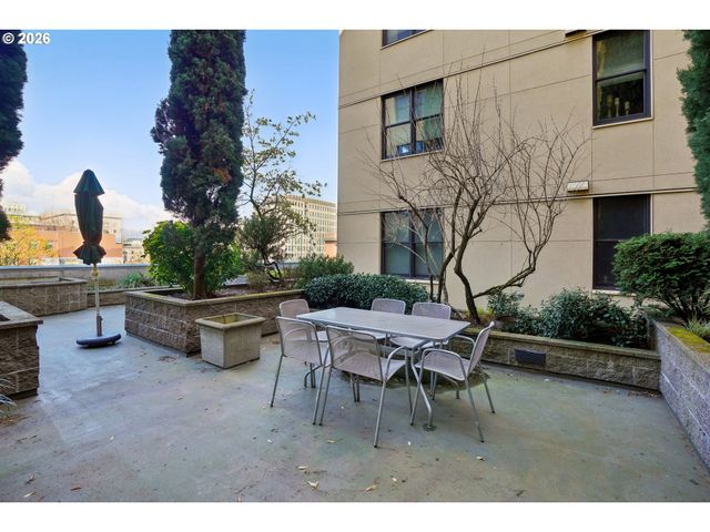 411 Nw Flanders St 302, Portland, OR 97209