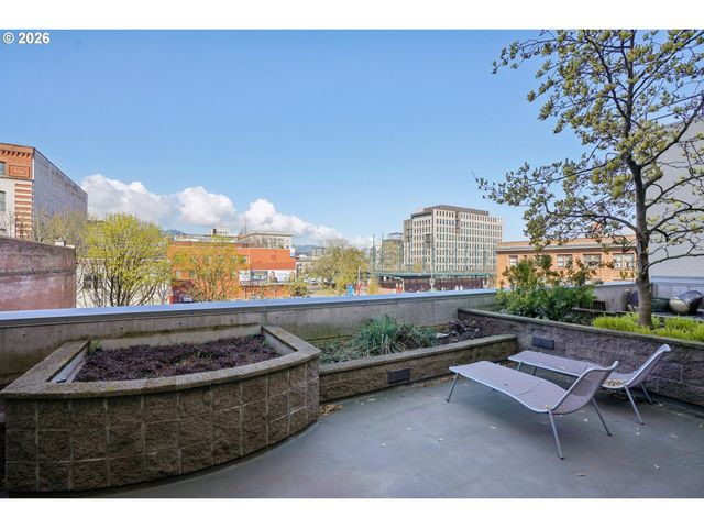 411 Nw Flanders St 302, Portland, OR 97209