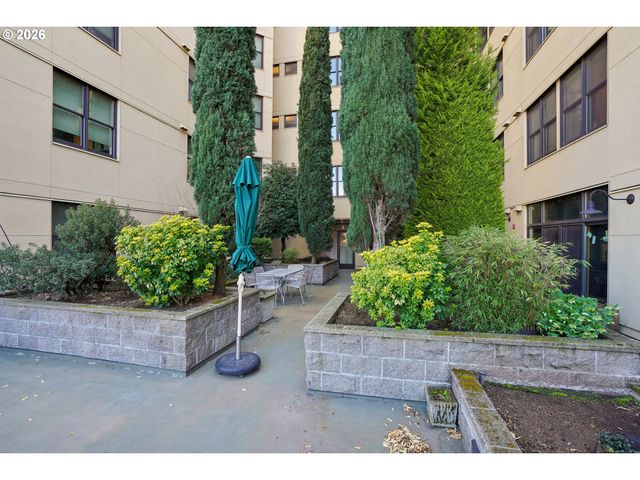 411 Nw Flanders St 302, Portland, OR 97209