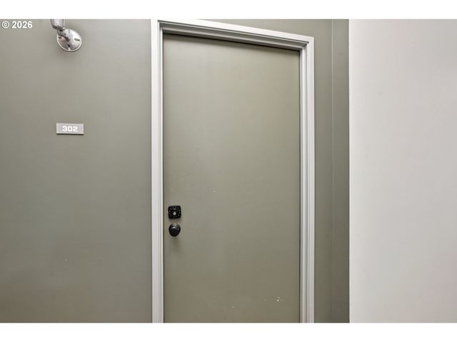 411 Nw Flanders St 302, Portland, OR 97209