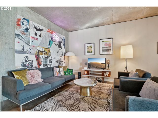 411 Nw Flanders St 302, Portland, OR 97209