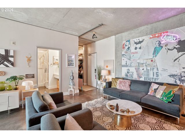 411 Nw Flanders St 302, Portland, OR 97209