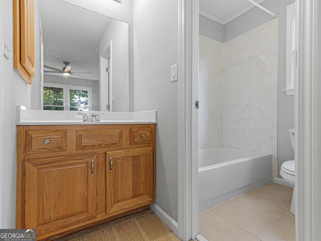 345 Hidden Lake Drive, Fayetteville, GA 30215