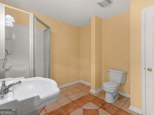345 Hidden Lake Drive, Fayetteville, GA 30215