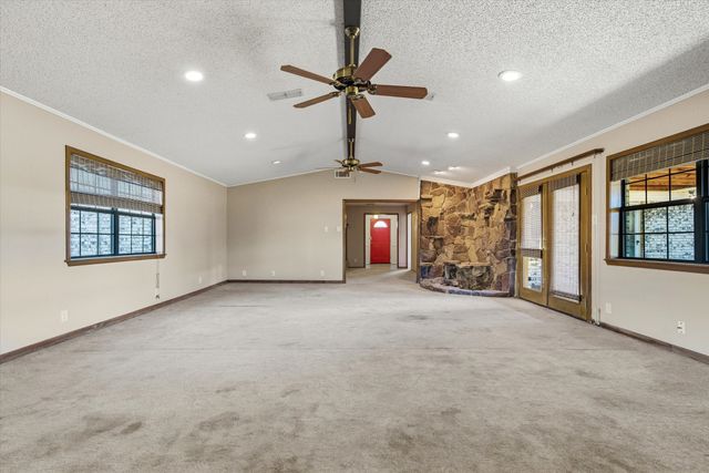 216 Helen Drive, Lindale, TX 75771