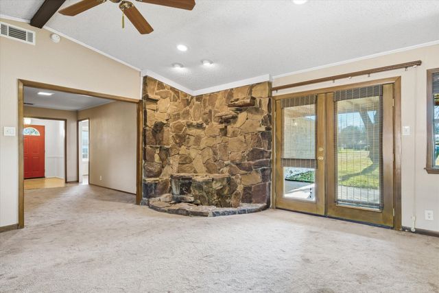 216 Helen Drive, Lindale, TX 75771