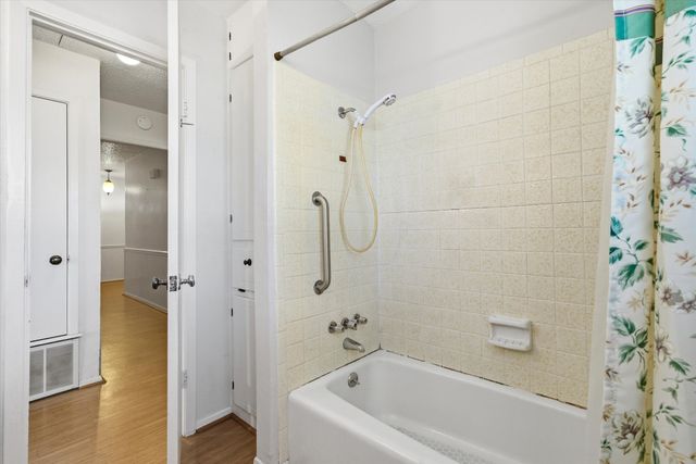 216 Helen Drive, Lindale, TX 75771