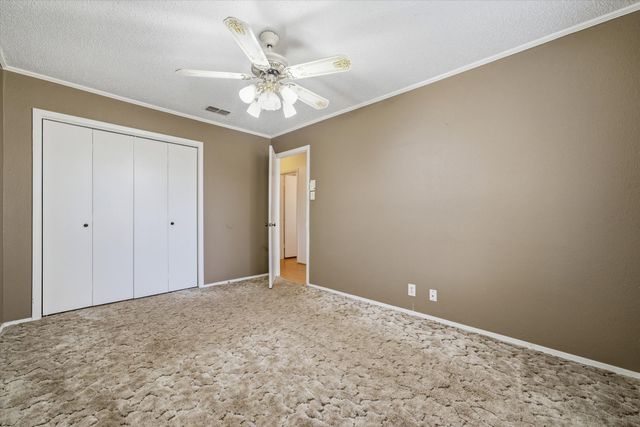 216 Helen Drive, Lindale, TX 75771