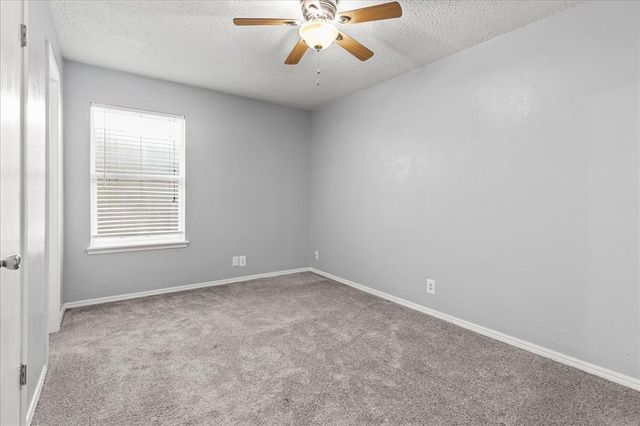 713 S Glen Lane, Mustang, OK 73064