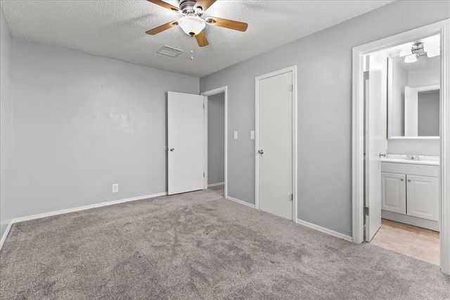 713 S Glen Lane, Mustang, OK 73064
