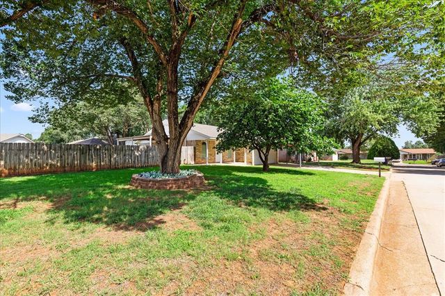 713 S Glen Lane, Mustang, OK 73064
