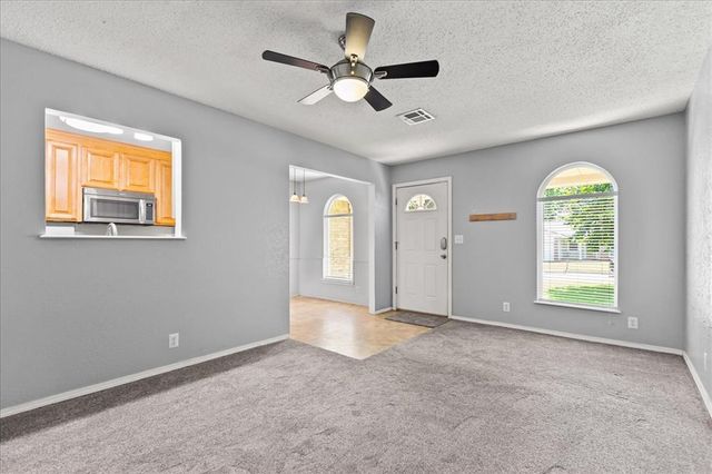 713 S Glen Lane, Mustang, OK 73064
