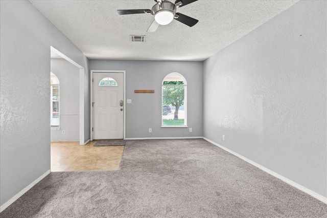 713 S Glen Lane, Mustang, OK 73064
