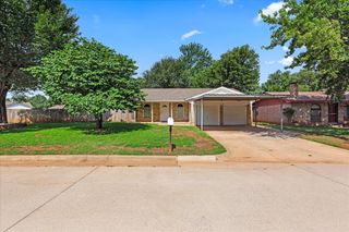713 S Glen Lane, Mustang, OK 73064
